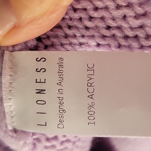 Lioness lilac colored cardigan with extra long sleeves - Picture 4 of 9